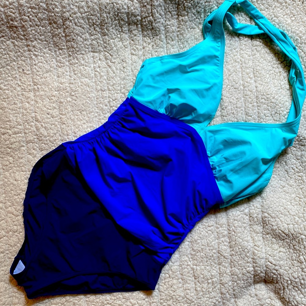 Wired halter swimsuit 34E